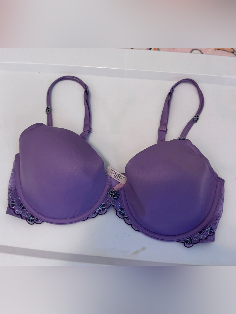 Victoria's Secret Lavender Purple Bra with Lace Trim